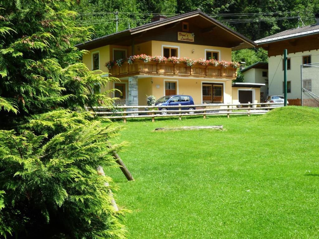 Vronis Landhaus Apartments Huttau Exterior photo